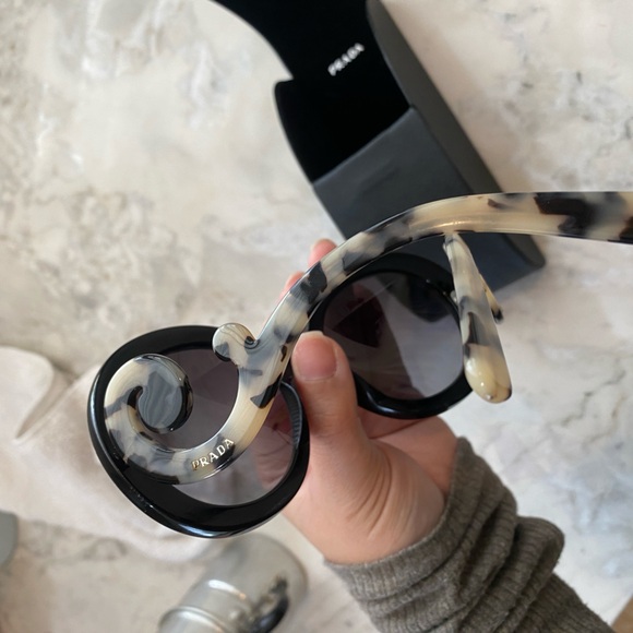 PRADA sunglasses SPR 27N Black and cream - Picture 3 of 8